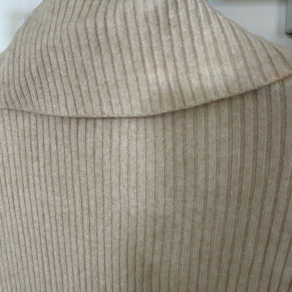 Oversized Knit Turtle Neck Sweater dress - Picture 3 of 4